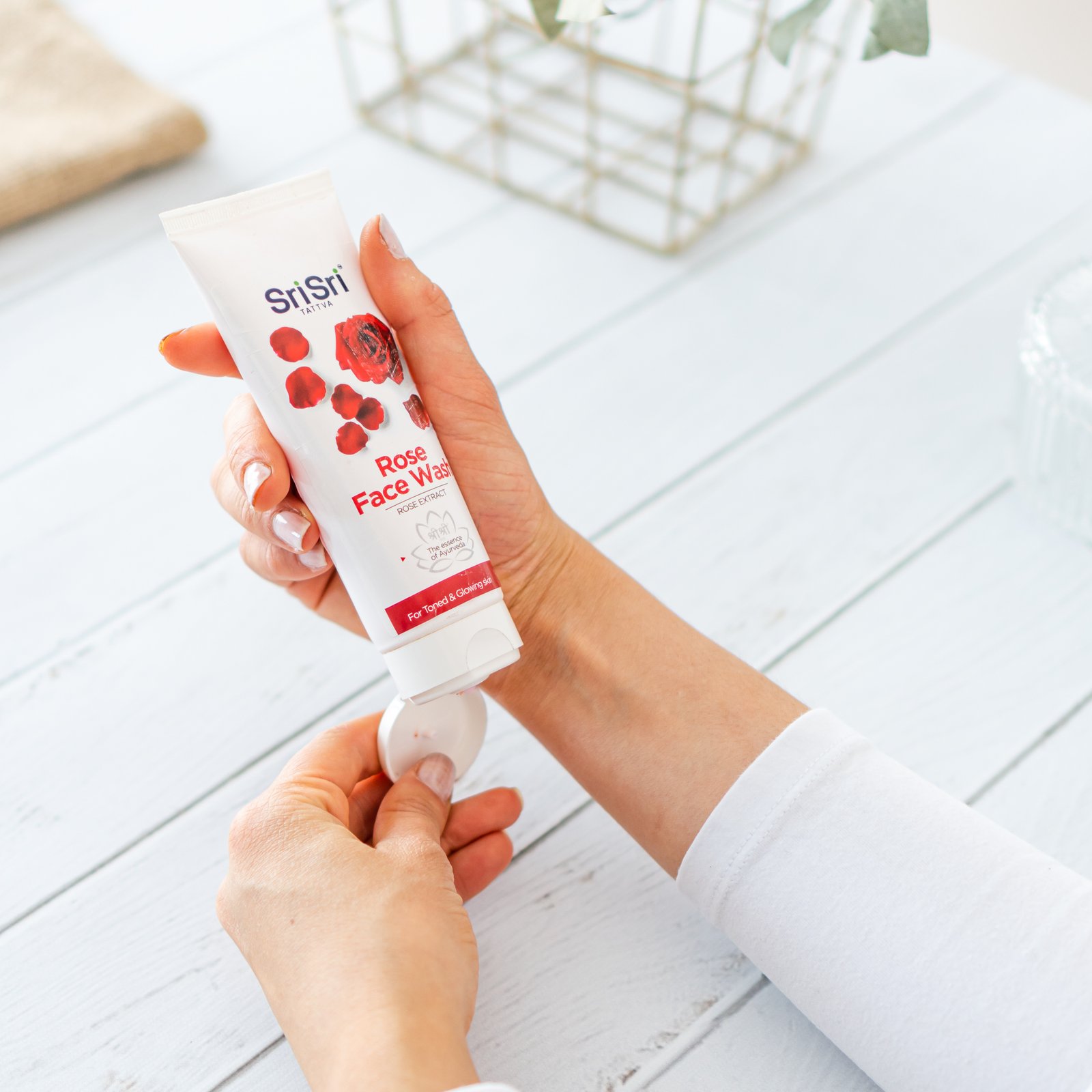 Sri Sri Tattva rose face wash